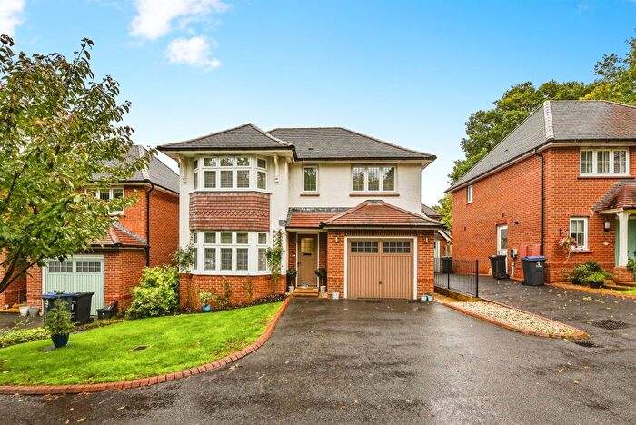 4 Bedroom Detached House For Sale In Owl Close, Warminster, BA12