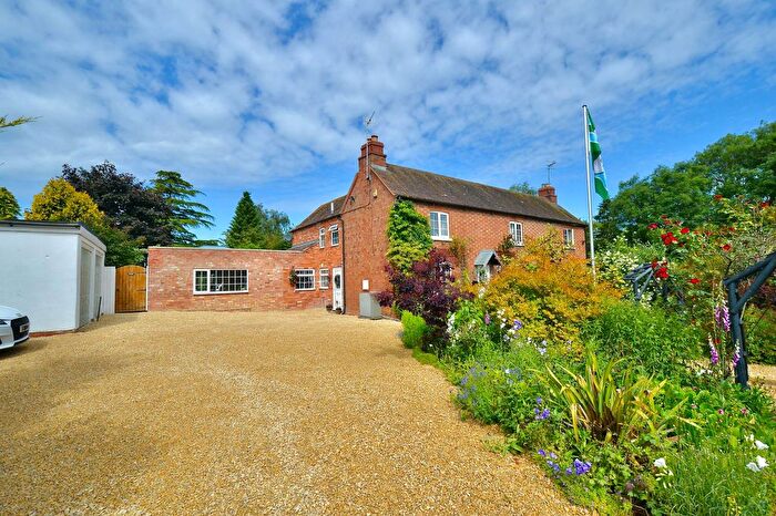 4 Bedroom Semi-Detached House For Sale In Primrose Cottage, Alcester Road, Harvington, WR11