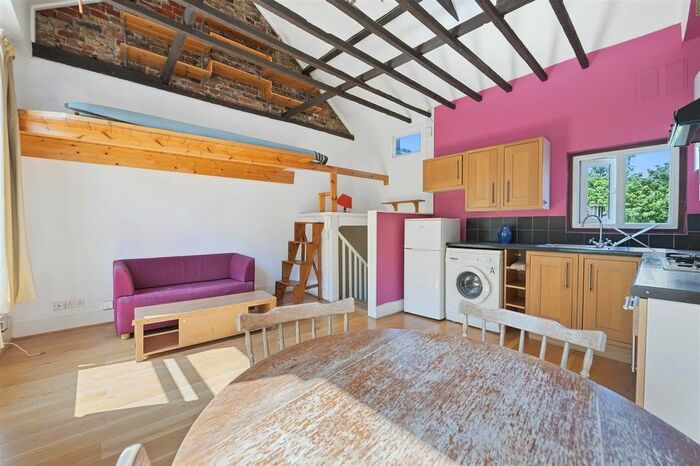 1 Bedroom Flat To Rent In Newington Green, London, N16