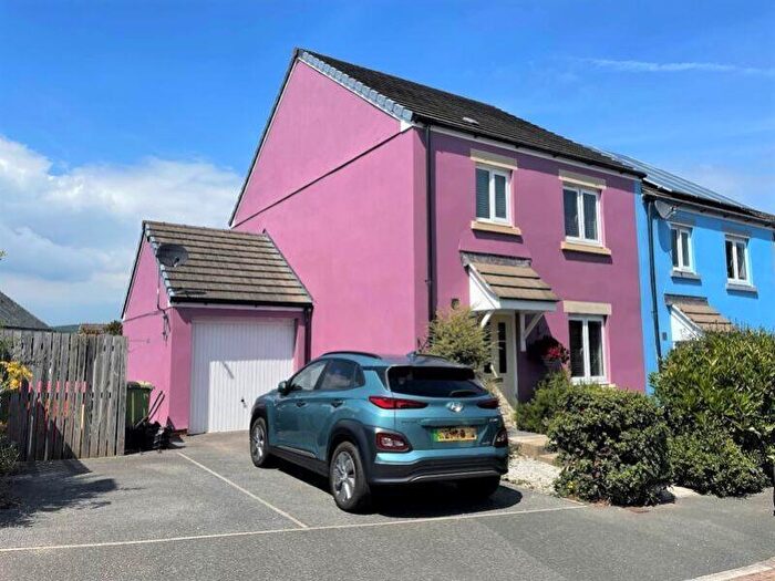 3 Bedroom End Of Terrace House To Rent In Fortune Drive, Par, England, PL24