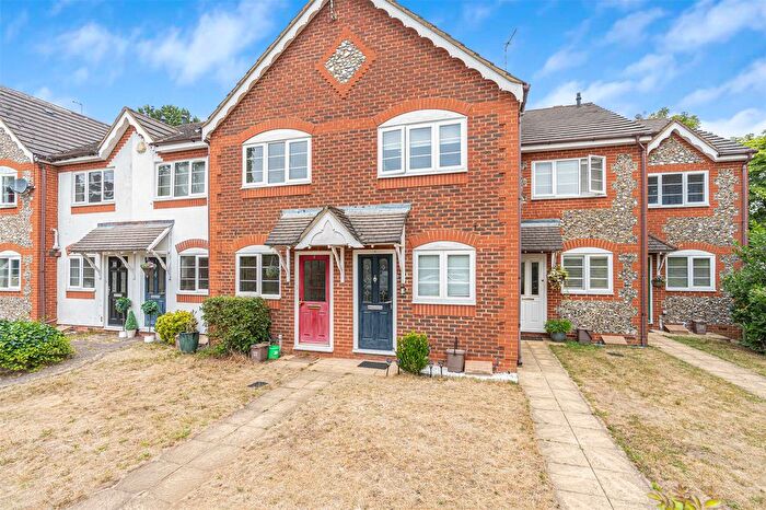 2 Bedroom Terraced House For Sale In Parish Close, Watford, Hertfordshire, WD25