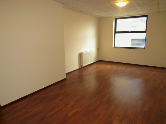 1 Bedroom Flat To Rent In Bull Close Lane, Halifax, HX1
