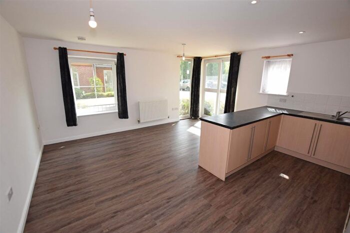 2 Bedroom Flat To Rent In Whitehall Close, Borehamwood, WD6