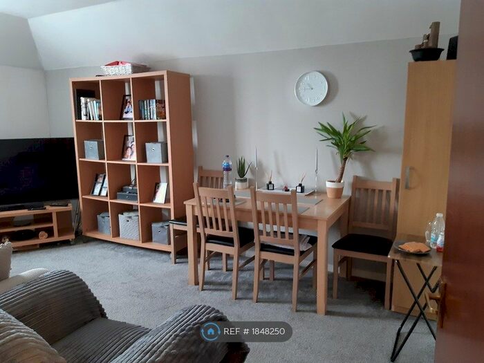 1 Bedroom Flat To Rent In Anthony Court, Harrow On The Hill, HA1