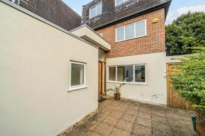 5 Bedroom Property To Rent In Belvedere Drive, London, SW19