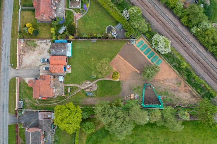 4 Bedroom Detached House For Sale In Barton Hill, Whitwell, York, YO60