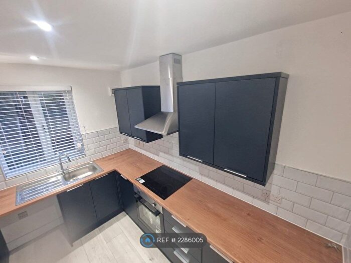 2 Bedroom Terraced House To Rent In Balunie Avenue, Dundee, DD4