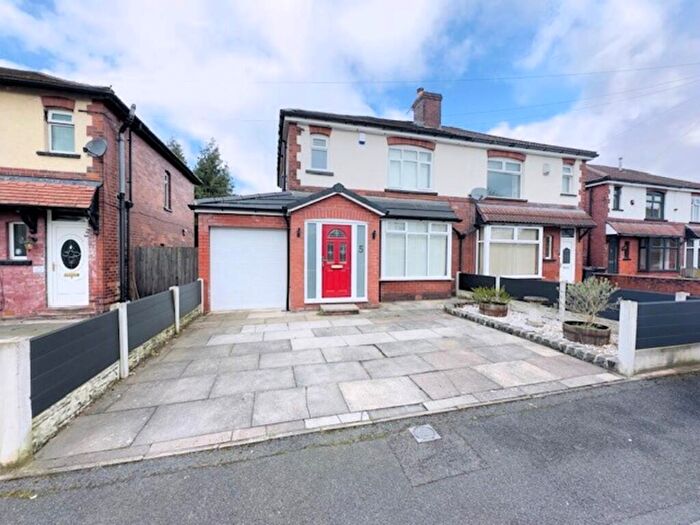 3 Bedroom Semi-Detached House To Rent In Thorns Avenue, Astley Bridge, Bolton, BL1