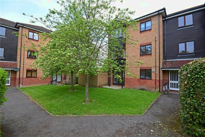 2 Bedroom Flat To Rent In Loris Court, Cambridge, CB1