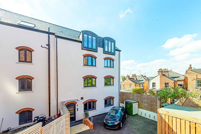 2 Bedroom Flat To Rent In London Road, St Albans, AL1