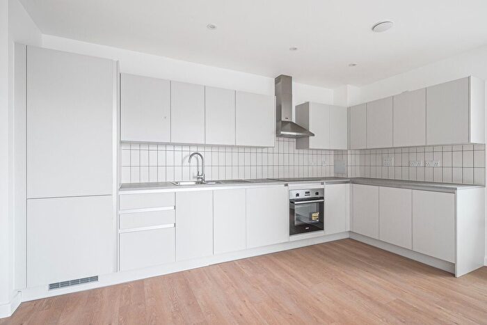 2 Bedroom Flat To Rent In Mast Street, Barking, IG11
