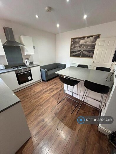 5 Bedroom Terraced House To Rent In Buxton Road, London, E15