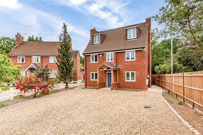 4 Bedroom Detached House For Sale In Otter Close, Ottershaw, Chertsey, Surrey, KT16