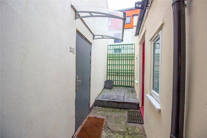 1 Bedroom End Of Terrace House For Sale In West Street, St. Philips, Bristol, Somerset, BS2