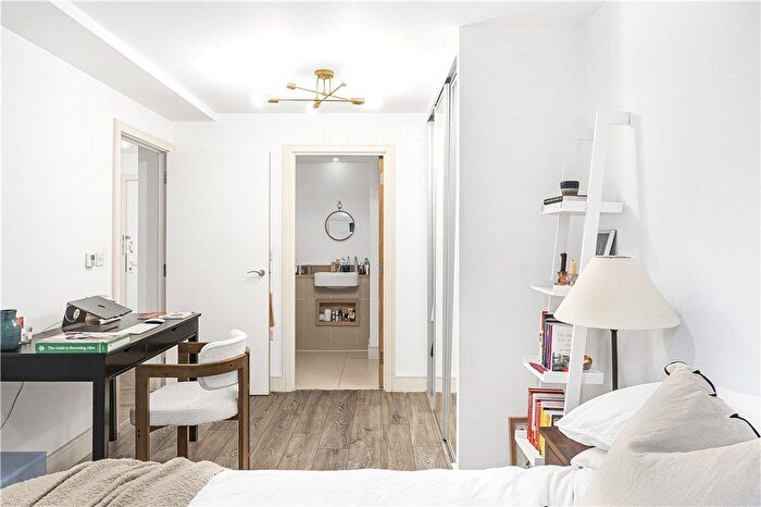 2 Bedroom Flat For Sale In Dalston Square, London, E8