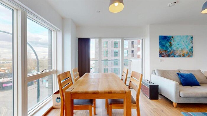 1 Bedroom Flat For Sale In Gallions Reach, London, E16