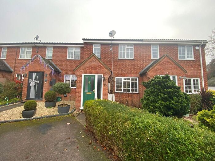 3 Bedroom Semi-Detached House To Rent In Larksfield, Englefield Green, Egham, TW20