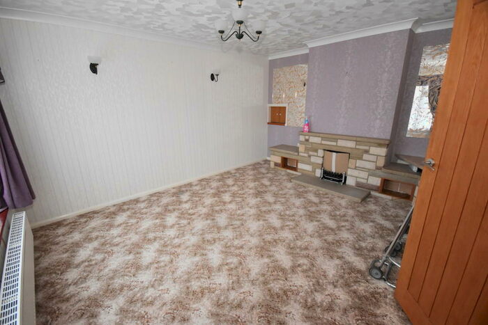3 Bedroom Semi-Detached Bungalow For Sale In Somers Road, Prettygate, Colchester, CO3