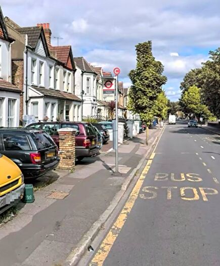 3 Bedroom Flat To Rent In Gordon Road, West Ealing London, W13