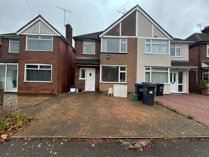 3 Bedroom Semi-Detached House To Rent In Tachbrook Road, Whitnash, Leamington Spa, CV31