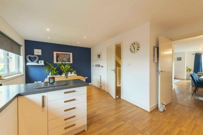 4 Bedroom Town House For Sale In Morven Drive, Clarkston, G76