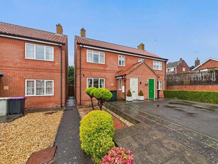 2 Bedroom Semi-Detached House For Sale In Stanley Close, Louth, LN11