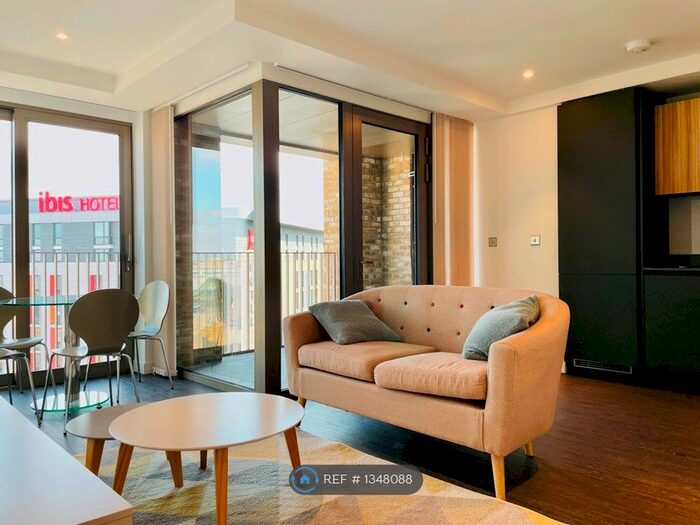 1 Bedroom Flat To Rent In Western Gateway, London, E16