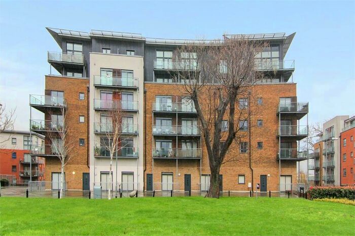 1 Bedroom Apartment To Rent In Catalpa Court, Hither Green Lane, London, SE13