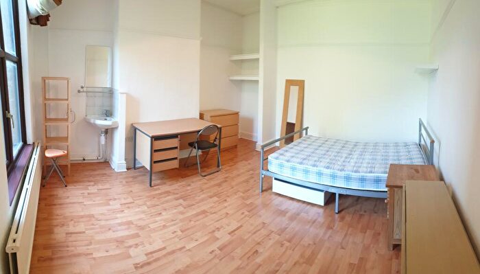 9 Bedroom Detached House To Rent In Parsonage Road, Manchester, M20