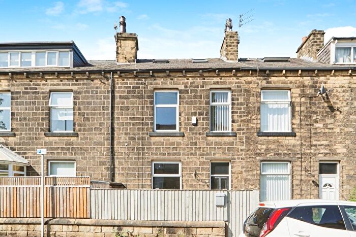 4 Bedroom Terraced House For Sale In Leonards Place, Bingley, BD16