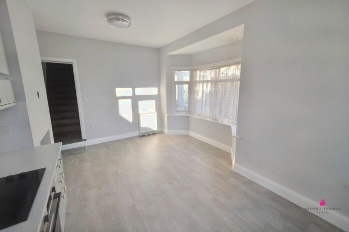 3 Bedroom Maisonette To Rent In Kiln Road, Benfleet, SS7