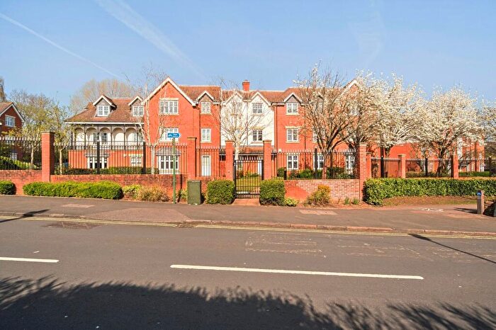 2 Bedroom Flat For Sale In Chancel Court, Solihull, West Midlands, B91