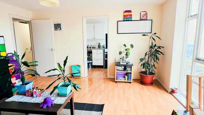 1 Bedroom Flat To Rent In Felixstowe Court, Fishguard Way, London, E16