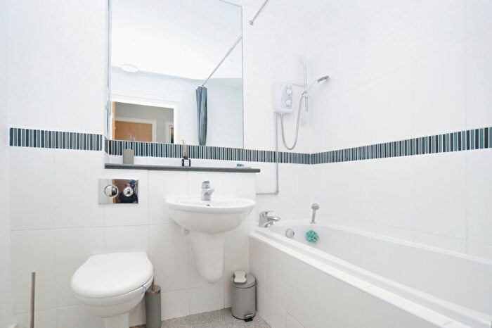 2 Bedroom Flat To Rent In Cadwell Lane, Hitchin, SG4