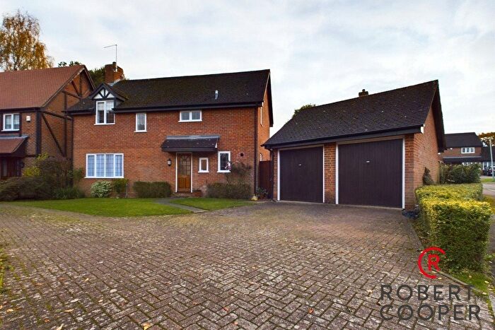 4 Bedroom Detached House To Rent In Deerings Drive, Pinner, HA5