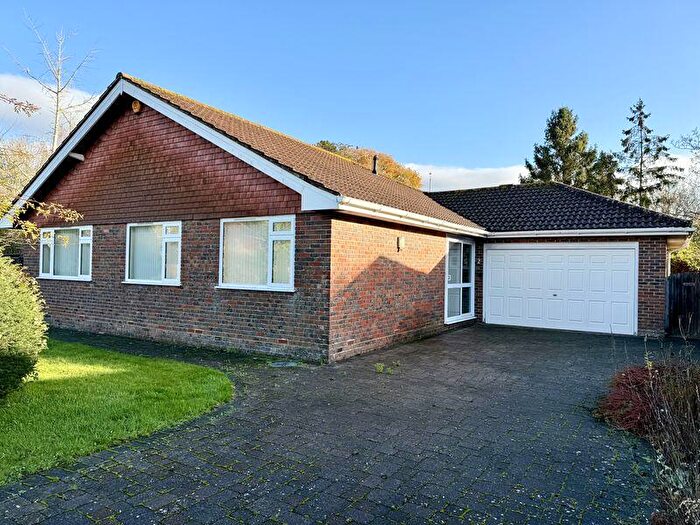 3 Bedroom Bungalow For Sale In Knowles Close, Henfield, BN5