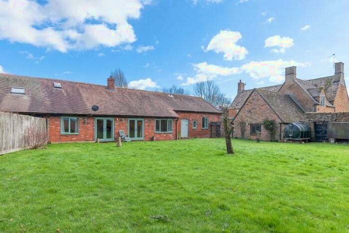 2 Bedroom Barn To Rent In Wykham Lane, Banbury, OX16