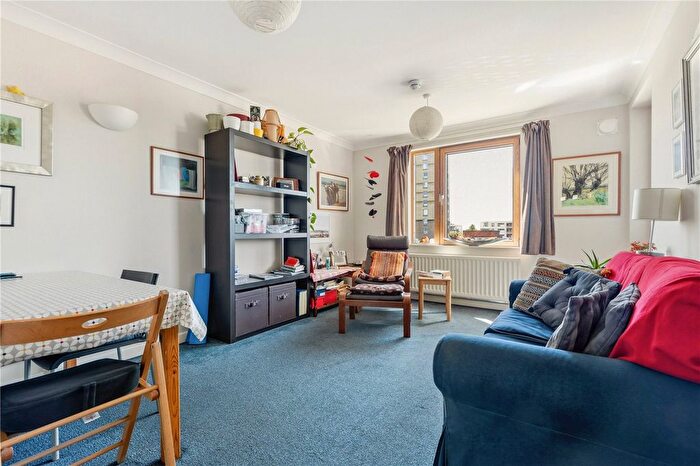 1 Bedroom Flat For Sale In Sidney Street, London, E1