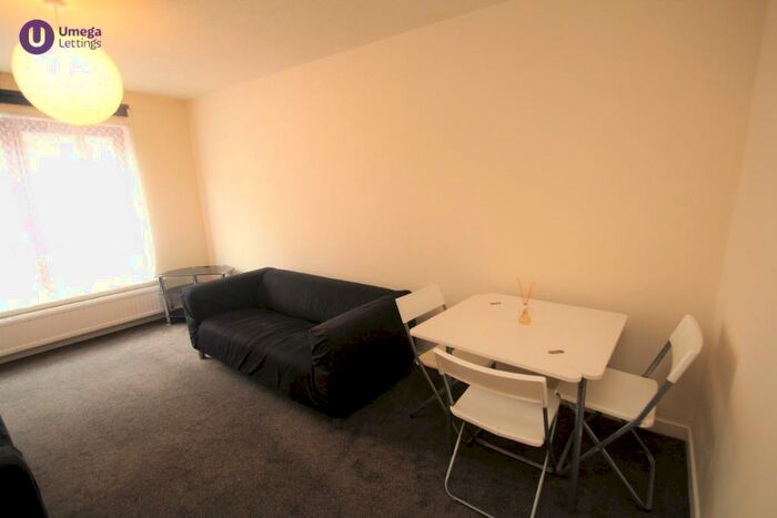 3 Bedroom Flat To Rent In Sienna Gardens, Marchmont, Edinburgh, EH9