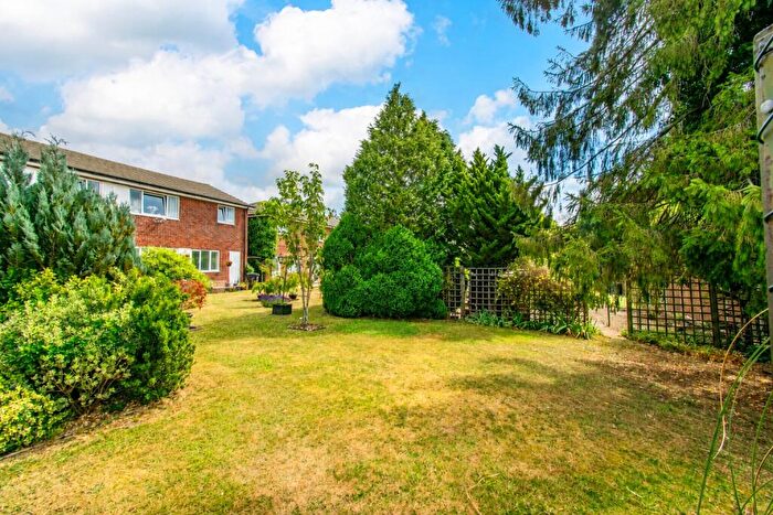 3 Bedroom Maisonette For Sale In Wyndham Road, Newbury, Berkshire, RG14