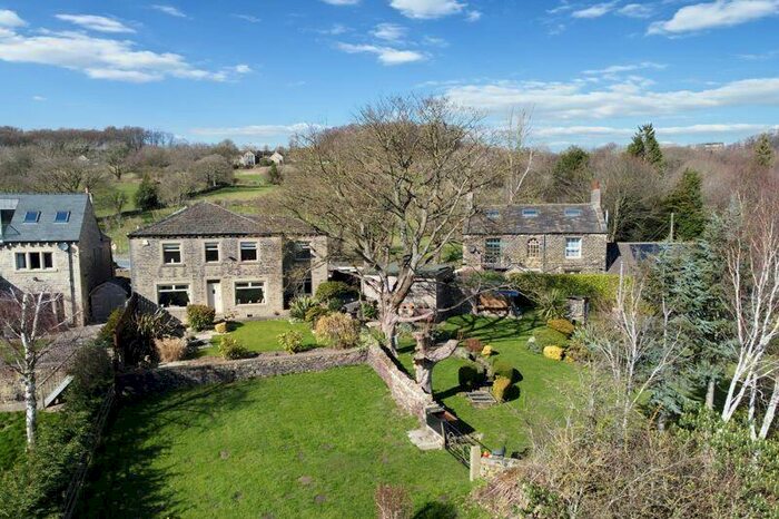4 Bedroom Detached House For Sale In Saddleworth Road, Greetland, HX4