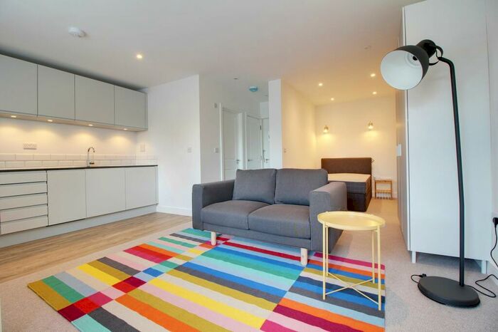 Apartment To Rent In Queens Road, Reading, RG1