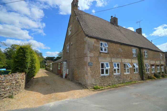 4 Bedroom Cottage To Rent In Forge Cottage, GL7