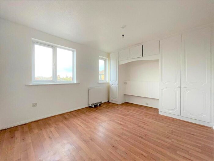 1 Bedroom Apartment To Rent In Dunnock Close, Edmonton, N9