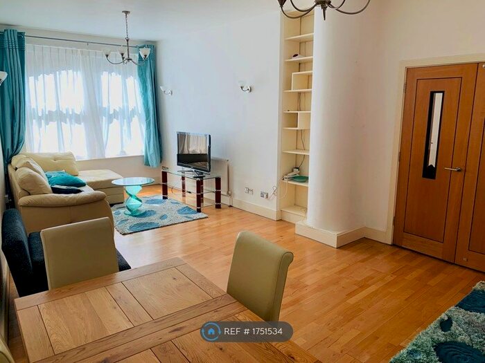 2 Bedroom Flat To Rent In Farringdon Road, London, EC1M
