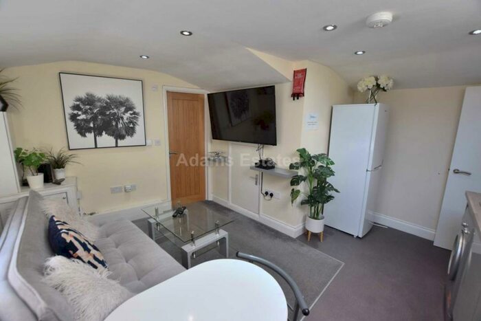 2 Bedroom Flat To Rent In Baker Street, Reading, RG1
