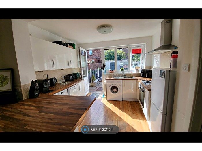 2 Bedroom Terraced House To Rent In Lake Street, Stockport, SK2