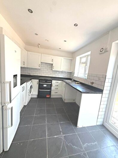 3 Bedroom Semi Detached House To Rent In Halsway Road, Hayes, UB3
