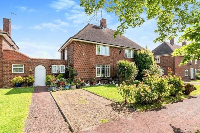 3 Bedroom Semi-Detached House For Sale In Stewartby Way, Stewartby, Bedford, Bedfordshire, MK43