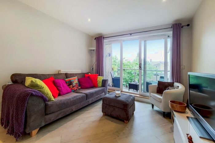 2 Bedroom Flat To Rent In Thomas Jacomb Place, Walthamstow, London, E17